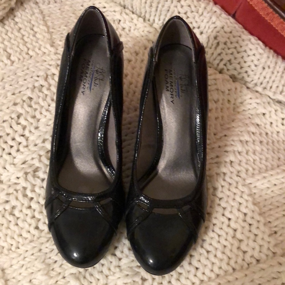 Life stride black heels